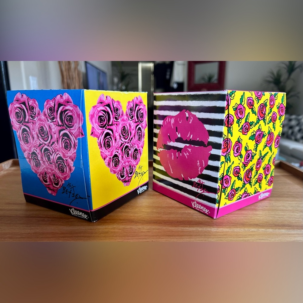 2 Betsy Johnson 
Limited Edition Kleenex 
Brand New - Picture 4 of 7